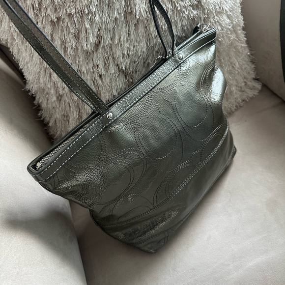Coach Olive Leather Tote Bag - Picture 11 of 14